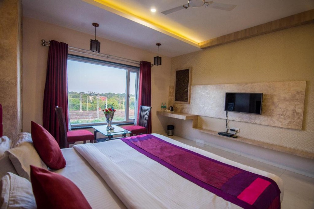 Room image 3